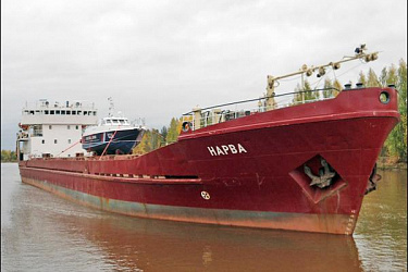 Члены экипажа теплохода «Нарва» начали получать задолженность по зарплате